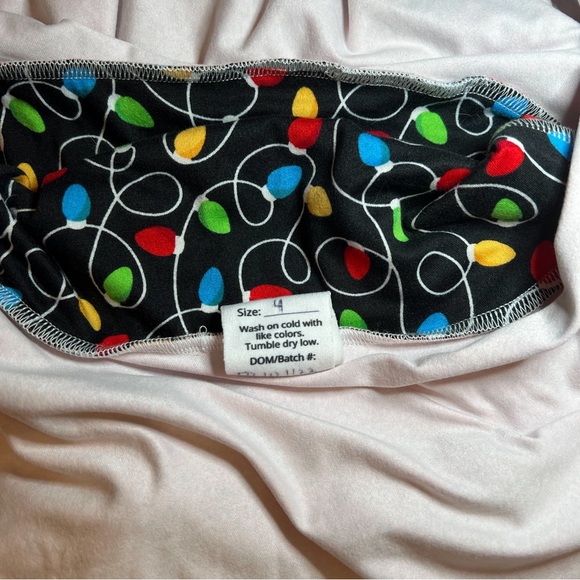 Wren’s Closet Holiday Lights Set - Picture 3 of 4